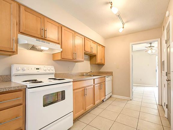 2nd image of 4201 Belvedere St APT 101