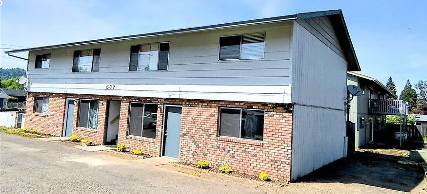 2 Bed 1 bath Apartment at the heart of Roseburg near to schools and hospitals — Photo 1