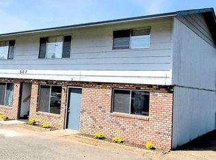 587 W Berdine St #4, Roseburg, OR 97471