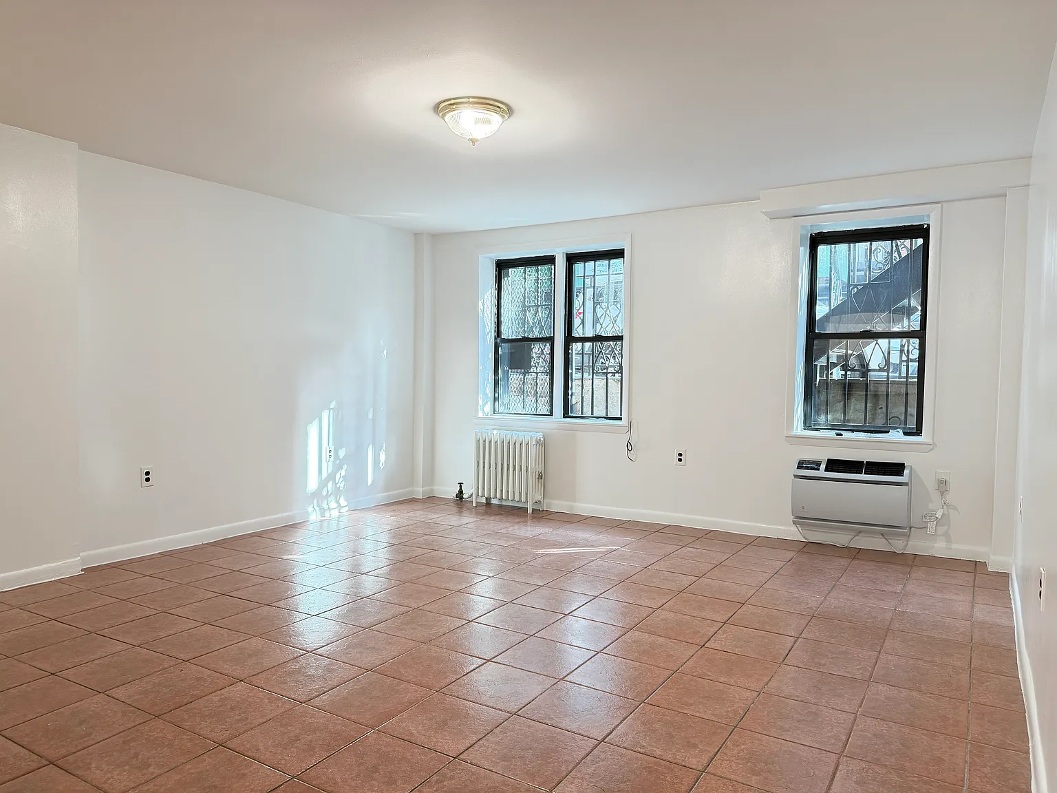 259 West 15th Street — Photo 1