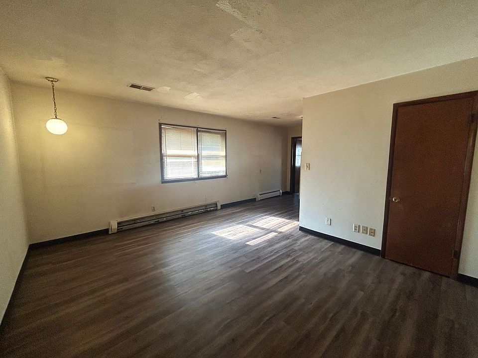 2nd image of 2106 E Empire St #6