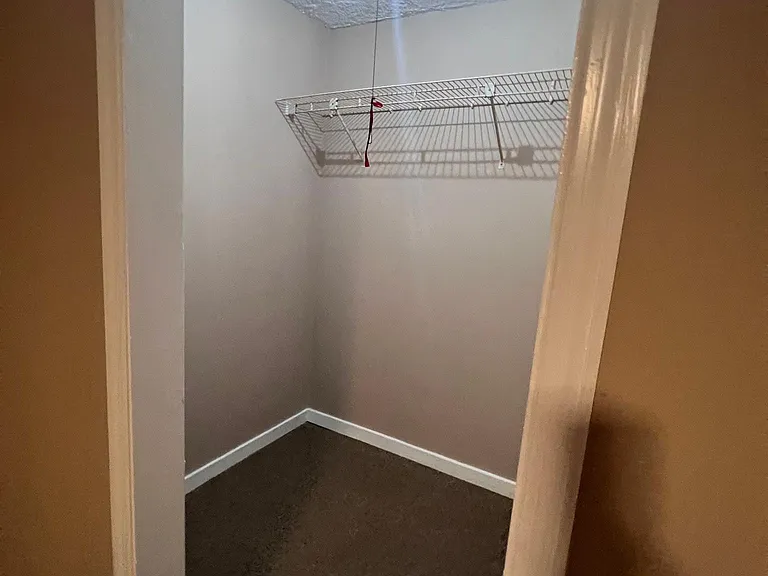 1016 W Indiana Ave — Photo 25