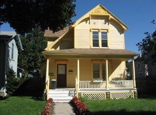 216 S 4th St, Aurora, IL 60505