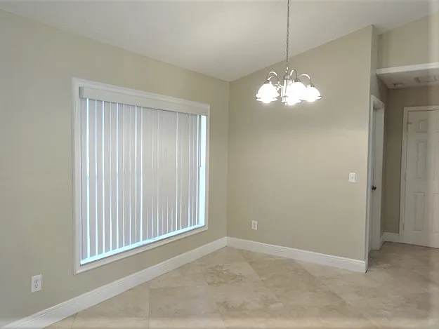601 SW Curtis St — Photo 8