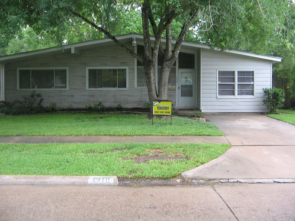 1310 Glencrest Drive