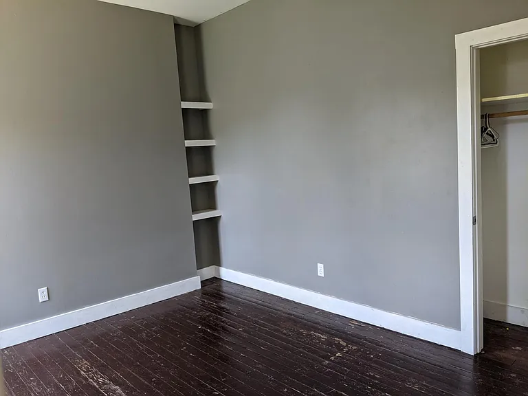 433 E Oak St #4 — Photo 4
