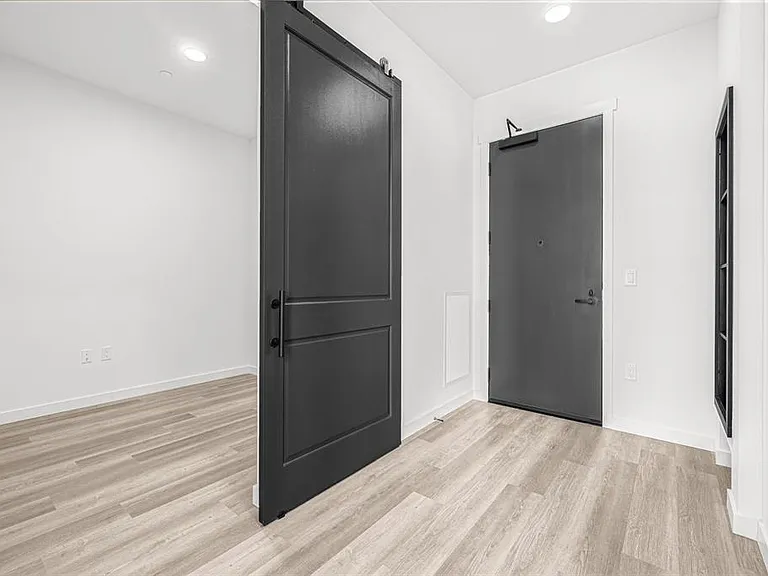 221 Main St N #Penthouse 1612 — Photo 19
