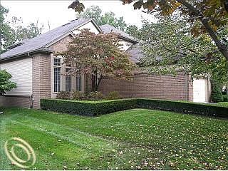 1st image of 32 Turnberry Ln #35