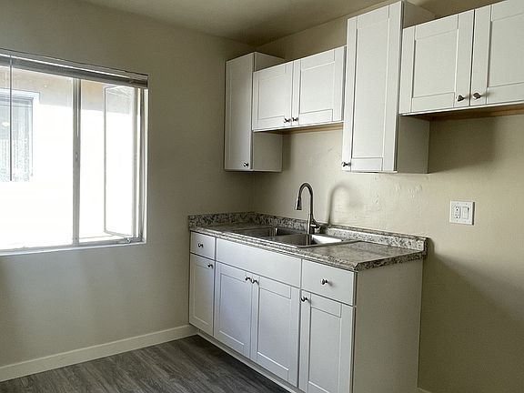 3rd image of 7025 Boulevard Dr #11343098