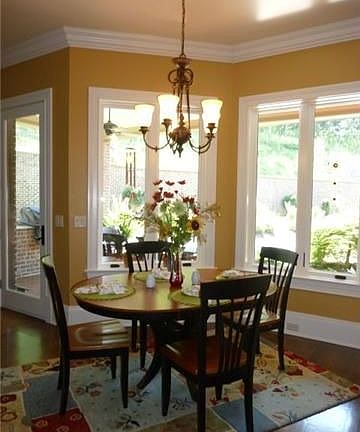 5th image of 425 Yorkshire Garden Cir