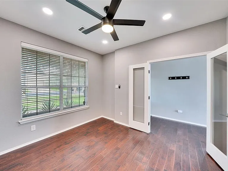 11129 Persimmon Gap Dr — Photo 11