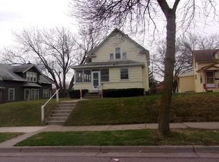 1128 Thomas Ave, Saint Paul, MN 55104