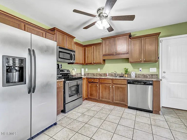 477 Sand Ridge Rd — Photo 3