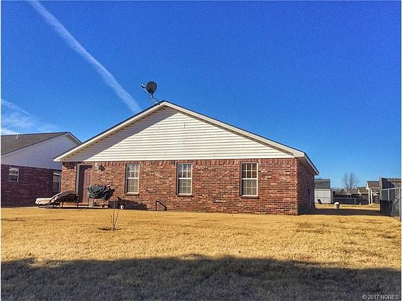2nd image of 909 Redwood Dr