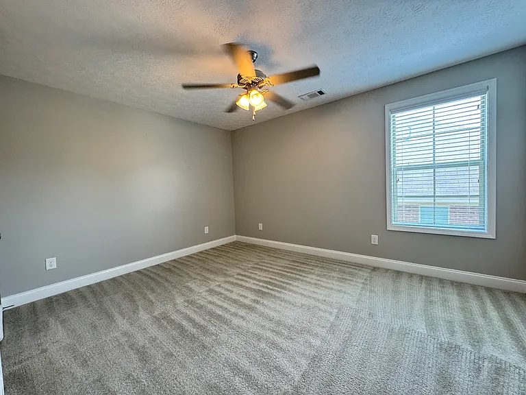 Bedroom 2 - 13'10"x10'10"