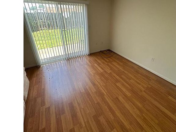 2nd image of 19 Carroll View Ave #19