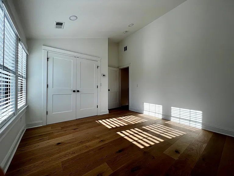 123 Clinton St #B — Photo 15