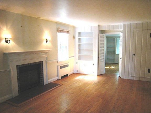 Fireplace & Hardwood