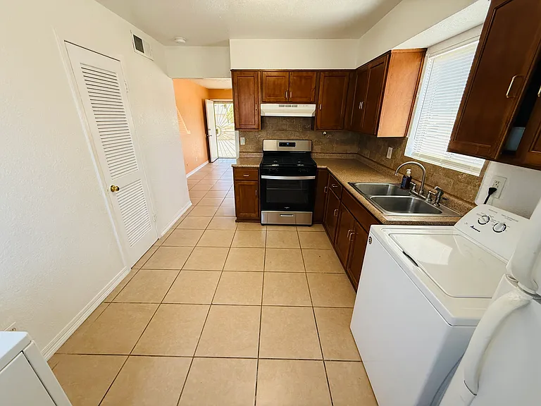 9020 Norton St #A — Photo 4