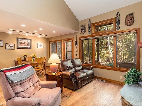 5th image of 929 Northwood Blvd Unit 90