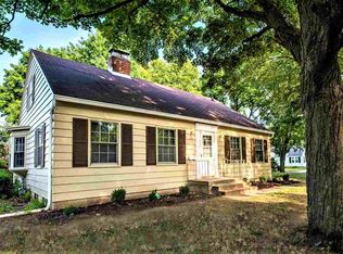 1402 N 5th St, Pekin, IL 61554