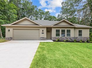 19 Coylton Dr, Bella Vista, AR 72715