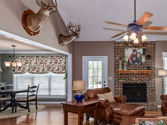 Open family room & kitchen 