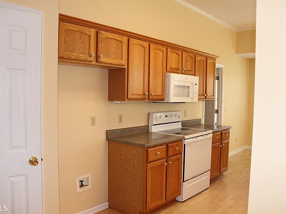 5th image of 1902 E Chestnut Ct