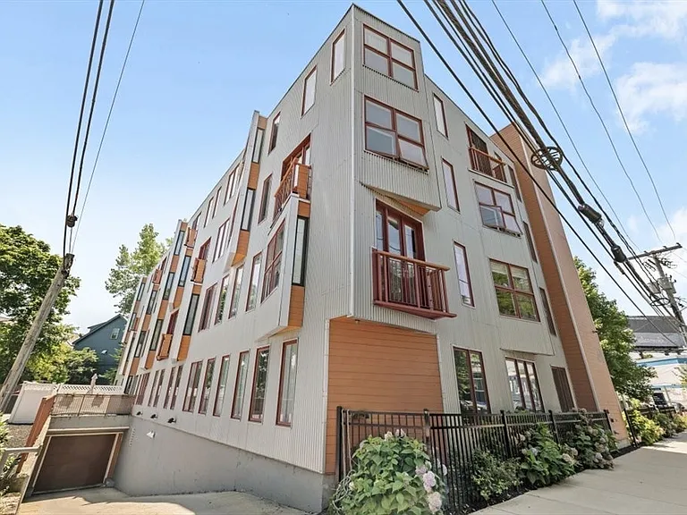 24 Bay State Rd #5 — Photo 2