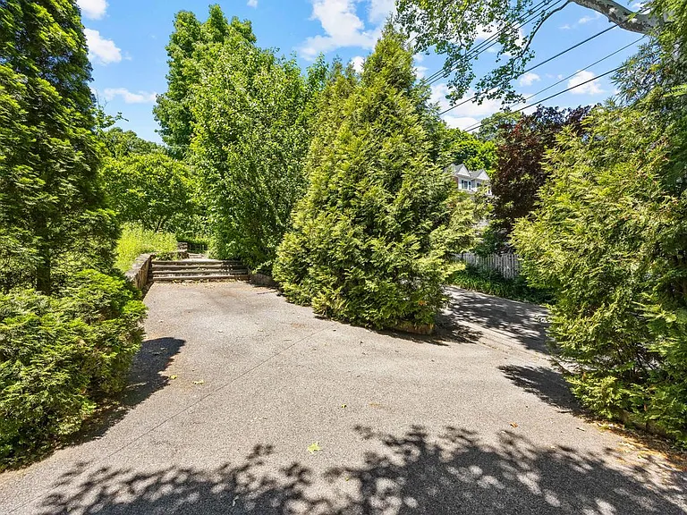 19 Howe Pl — Photo 36
