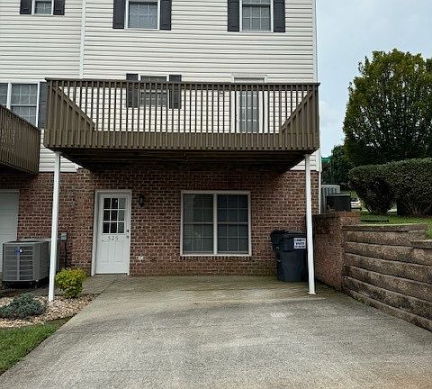 2nd image of 525 Northwynd Cir