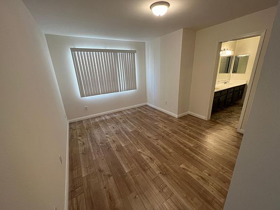 4th image of 234 W Fairview Ave #105
