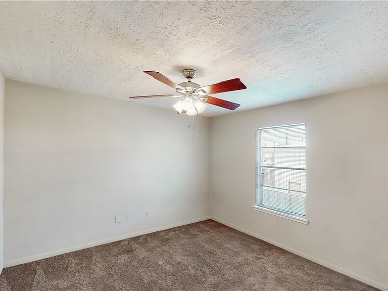 303 Spruce St #3 — Photo 6