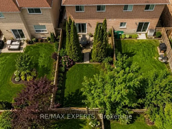 62 Colonial Cres, Richmond Hill, ON L4E 3X3