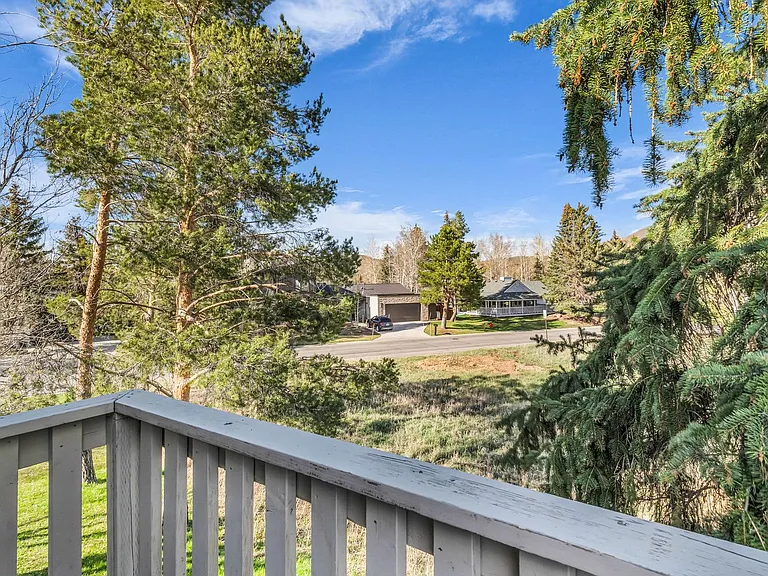 2035 Lucky John Dr — Photo 31