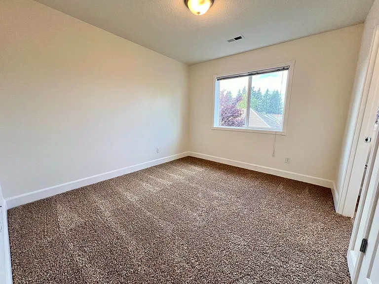 16775 NE Halsey St — Photo 18