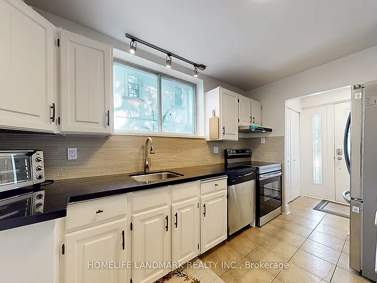 30 Paperbirch Dr — Photo 7