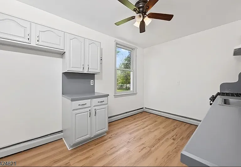 916 Old York Rd — Photo 3