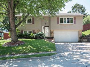 2625 W 36th St, Davenport, IA 52806