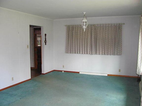 3rd image of 25 Sayer St