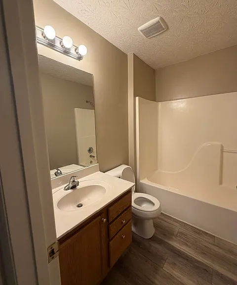 204 Christa Ln — Photo 3