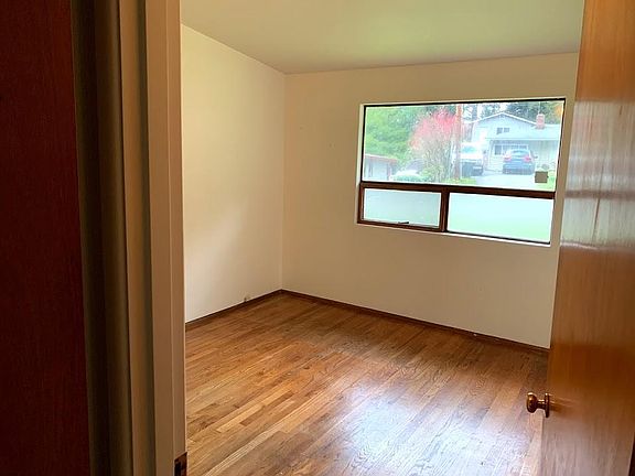 5th image of 4011 149th Ave SE