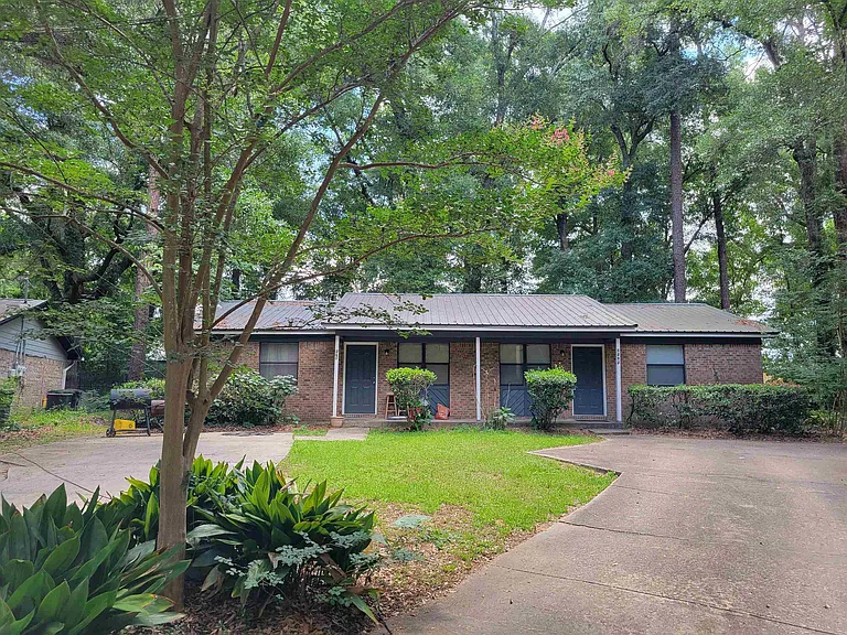 5392 Dawn Ct — Photo 1