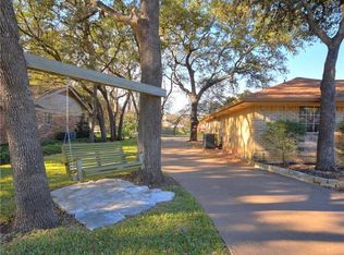 7002 Hanging Oak Cir, Austin, TX 78749