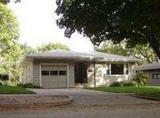 2412 S Holly Ave, Sioux Falls, SD 57105