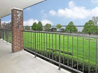 540 Indian Mound St, Wayzata, MN 55391