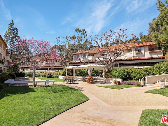 4th image of 501 Palisades Dr APT 201