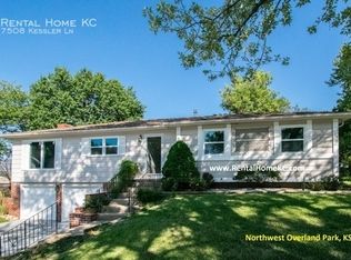 7508 Kessler Ln, Overland Park, KS 66204