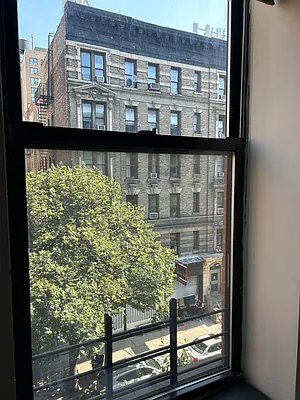 Rented by Batra Group Inc | media 22