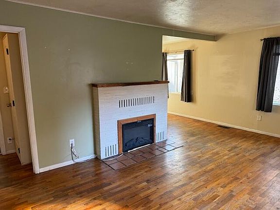 4th image of 321 Vancouver Ave